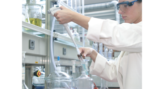 Βιομηχανικοί εμβολοφόροι αεροσυμπιεστές KAESER στην έρευνα και την επιστήμη.